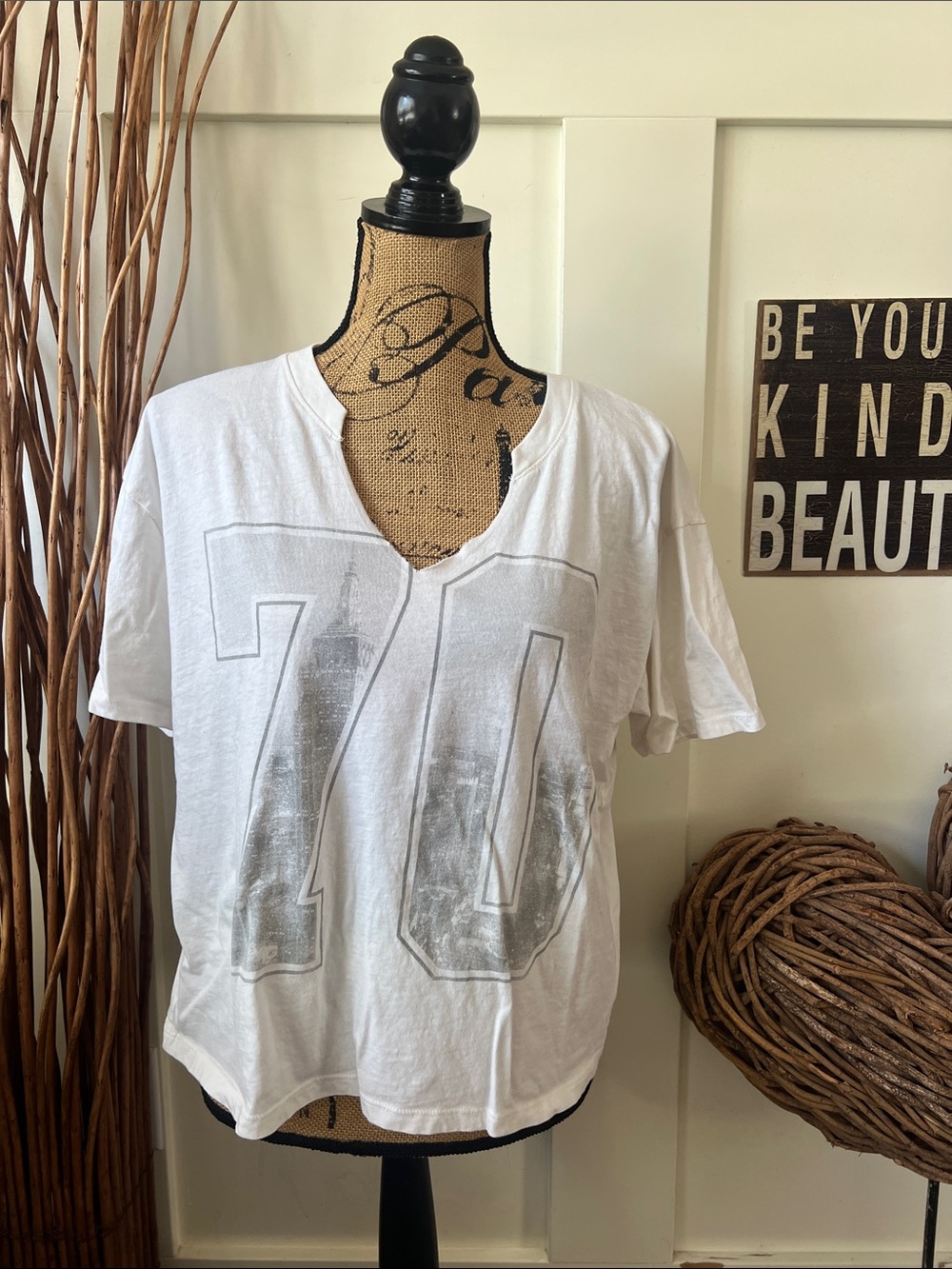 Hollister White Short Sleeve Graphic '70' Tee